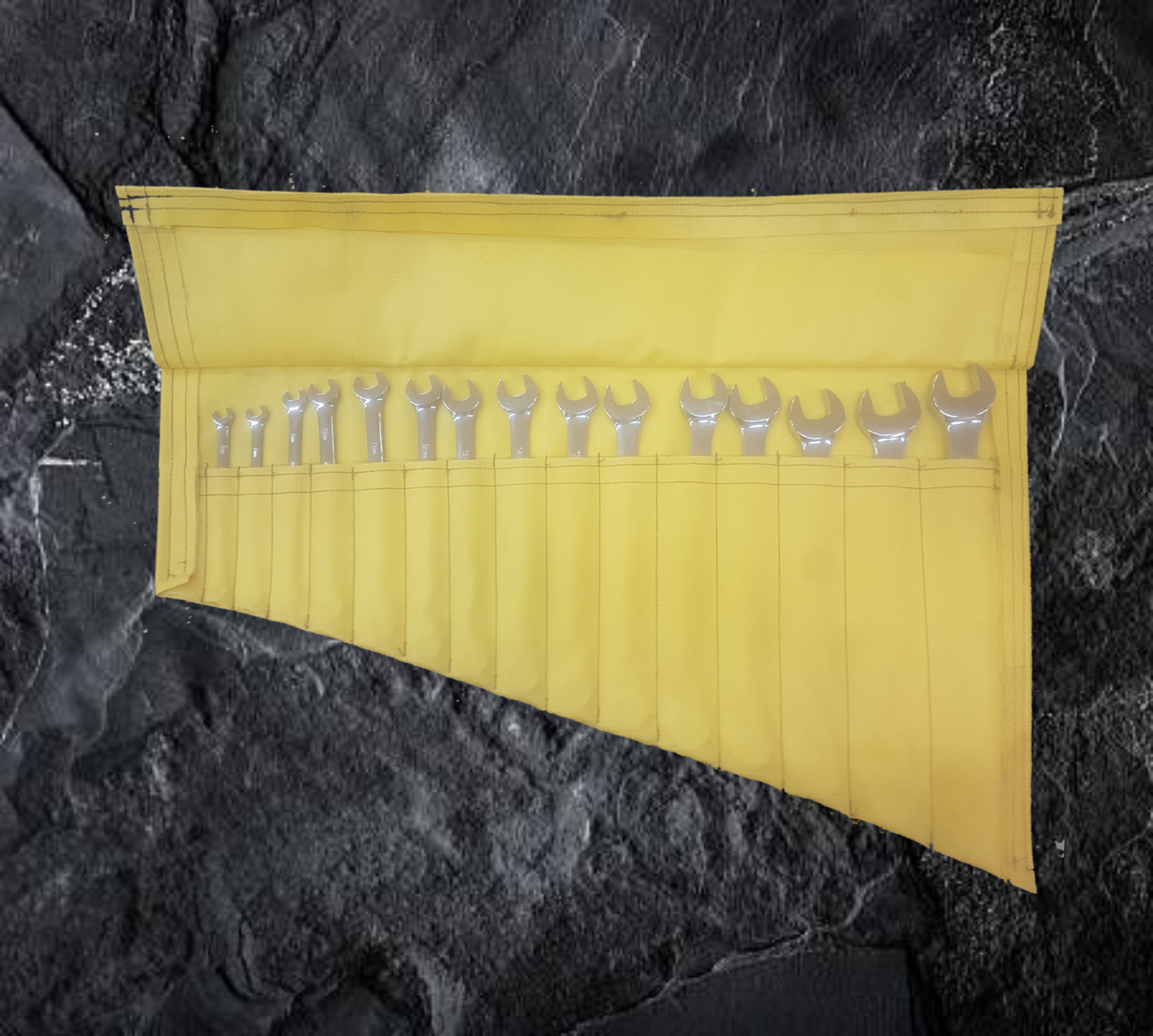15 Piece Wrench Roll up